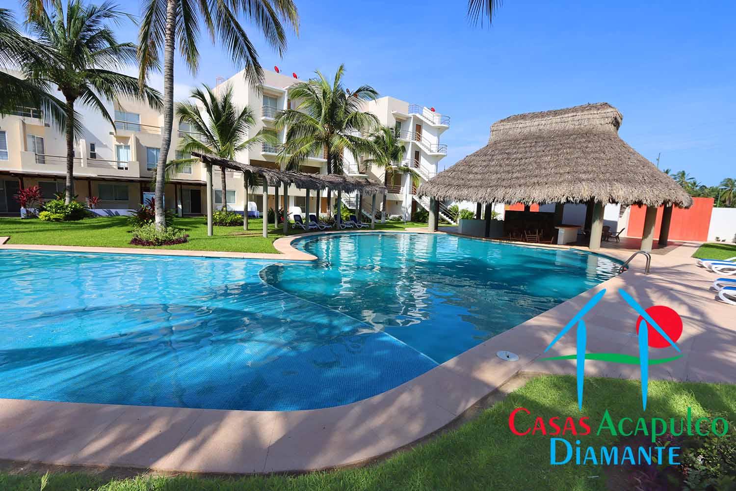 Residencial Caracol - Albercas y jardines 11